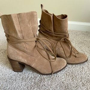 Tom’s Size 6.5 Ankle Boots